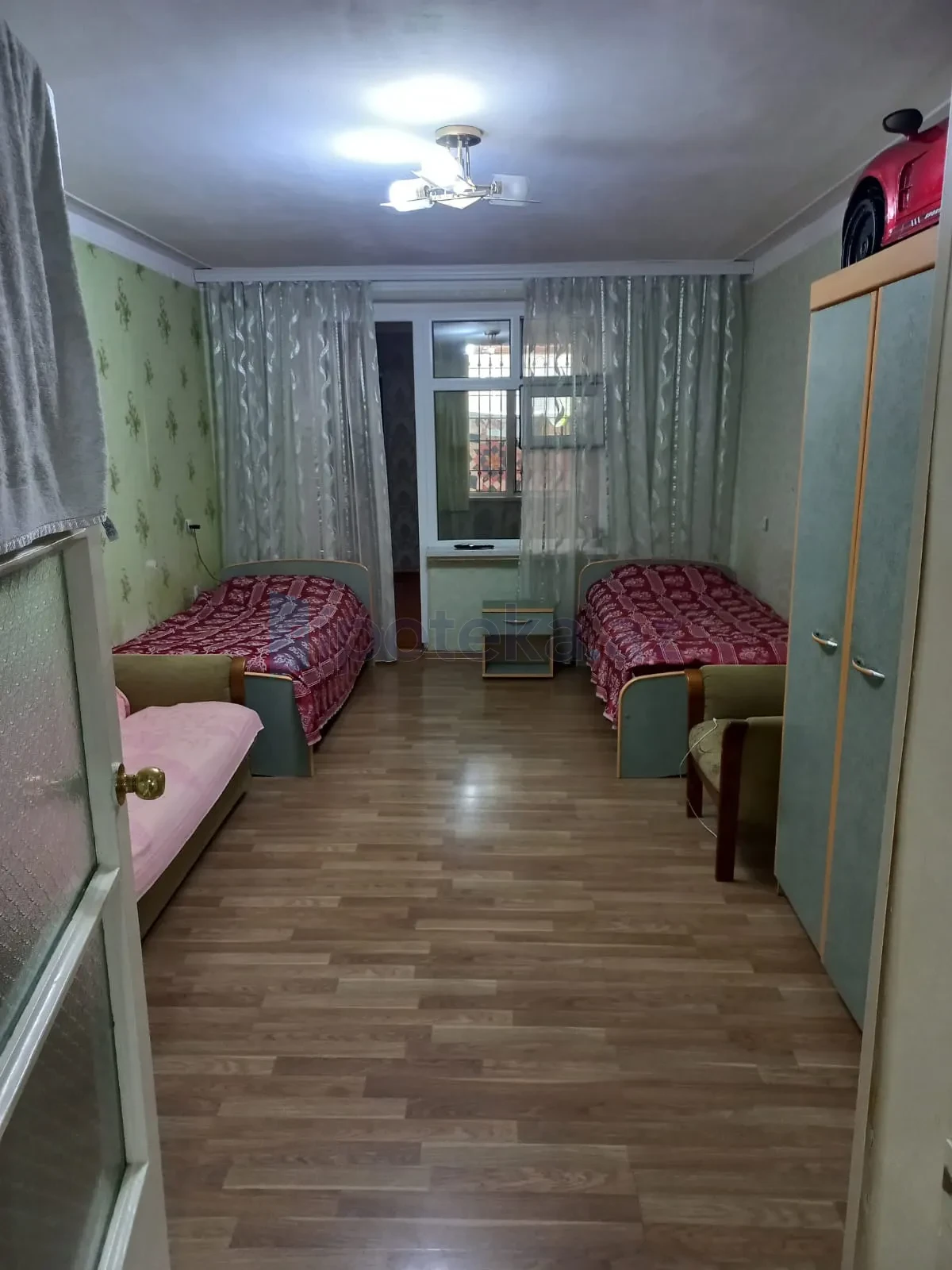 Satılır 4 otaqlı köhnə tikili 110 m²