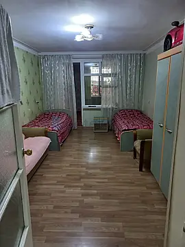 Satılır 4 otaqlı köhnə tikili 110 m²