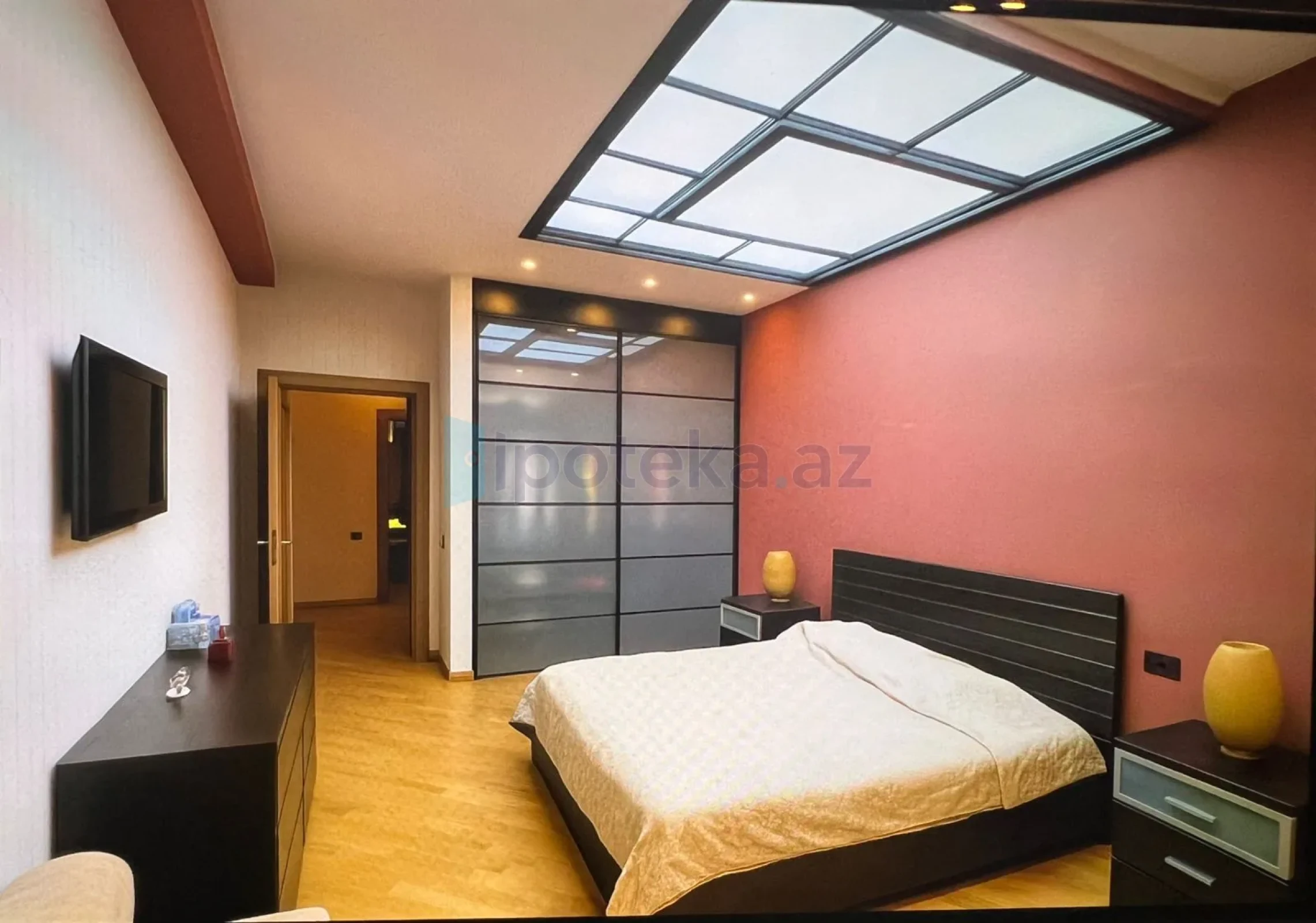 Satılır 4 otaqlı yeni tikili 200 m²