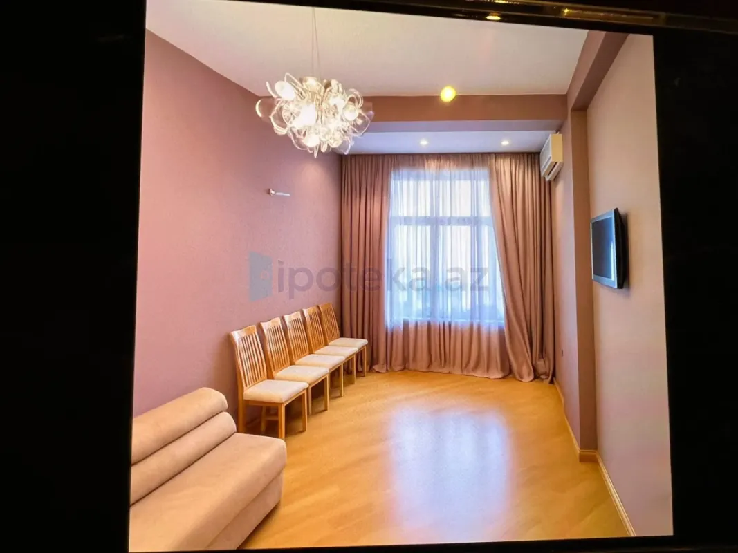 Satılır 4 otaqlı yeni tikili 200 m²