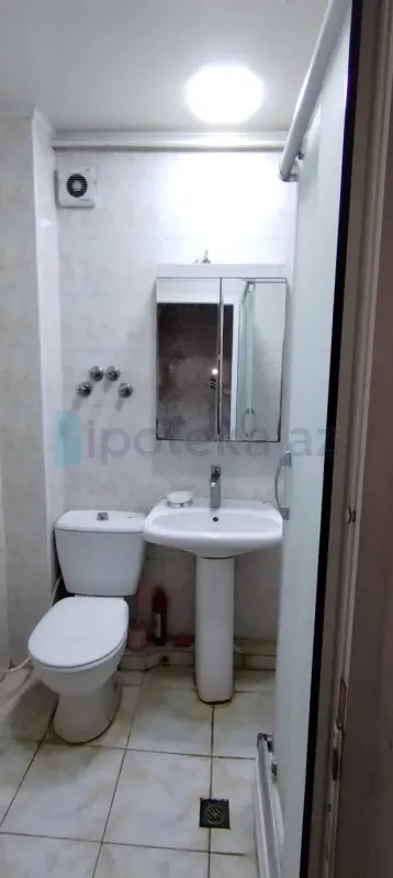 Satılır 3 otaqlı köhnə tikili 65 m²