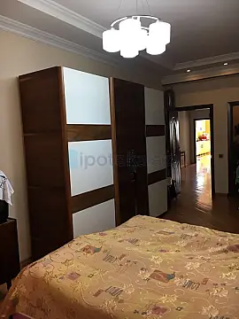 Satılır 3 otaqlı yeni tikili 140 m²