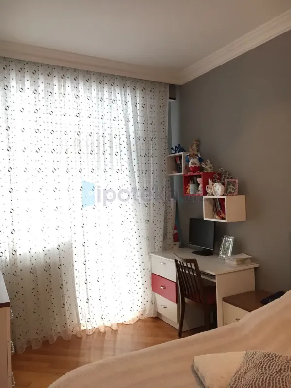 Satılır 3 otaqlı yeni tikili 140 m²