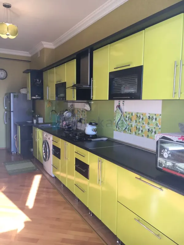 Satılır 3 otaqlı yeni tikili 140 m²