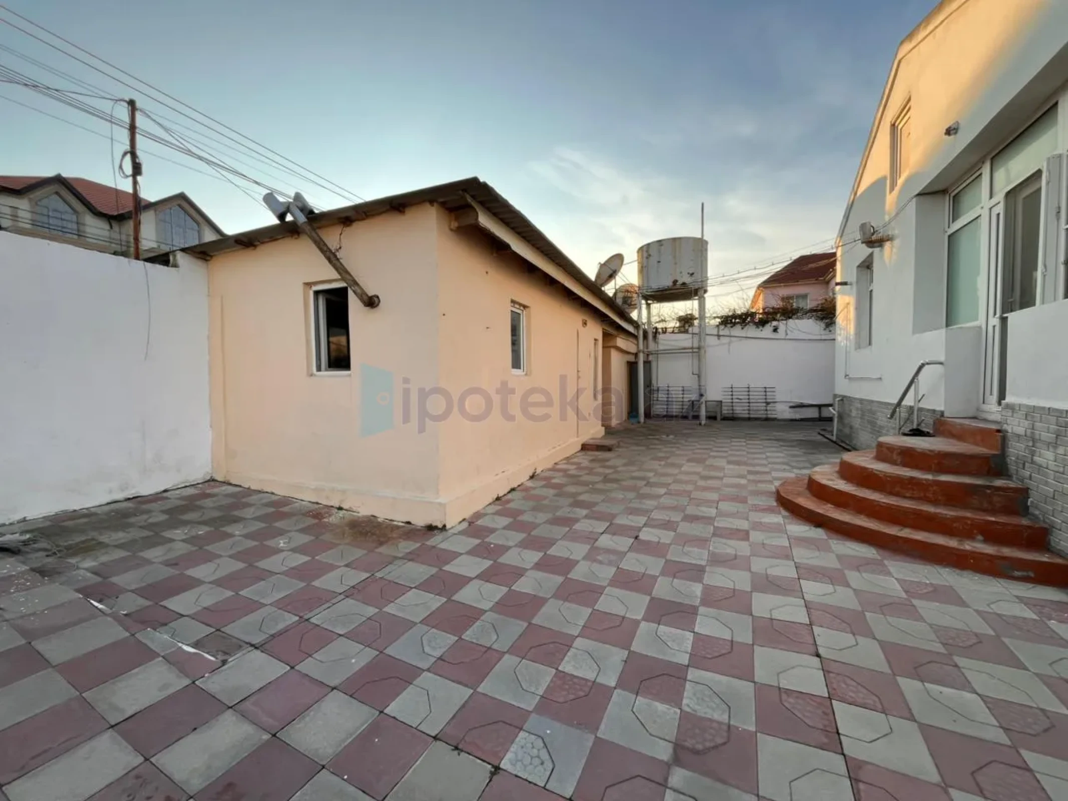 Satılır 4 otaqlı həyət evi 120 m²