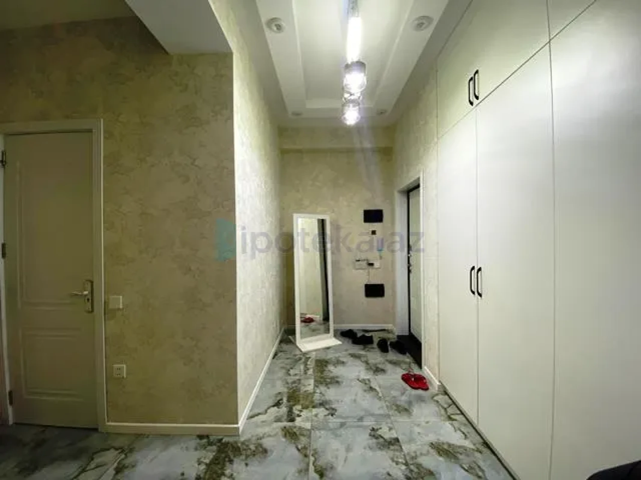 Satılır 2 otaqlı yeni tikili 75 m²