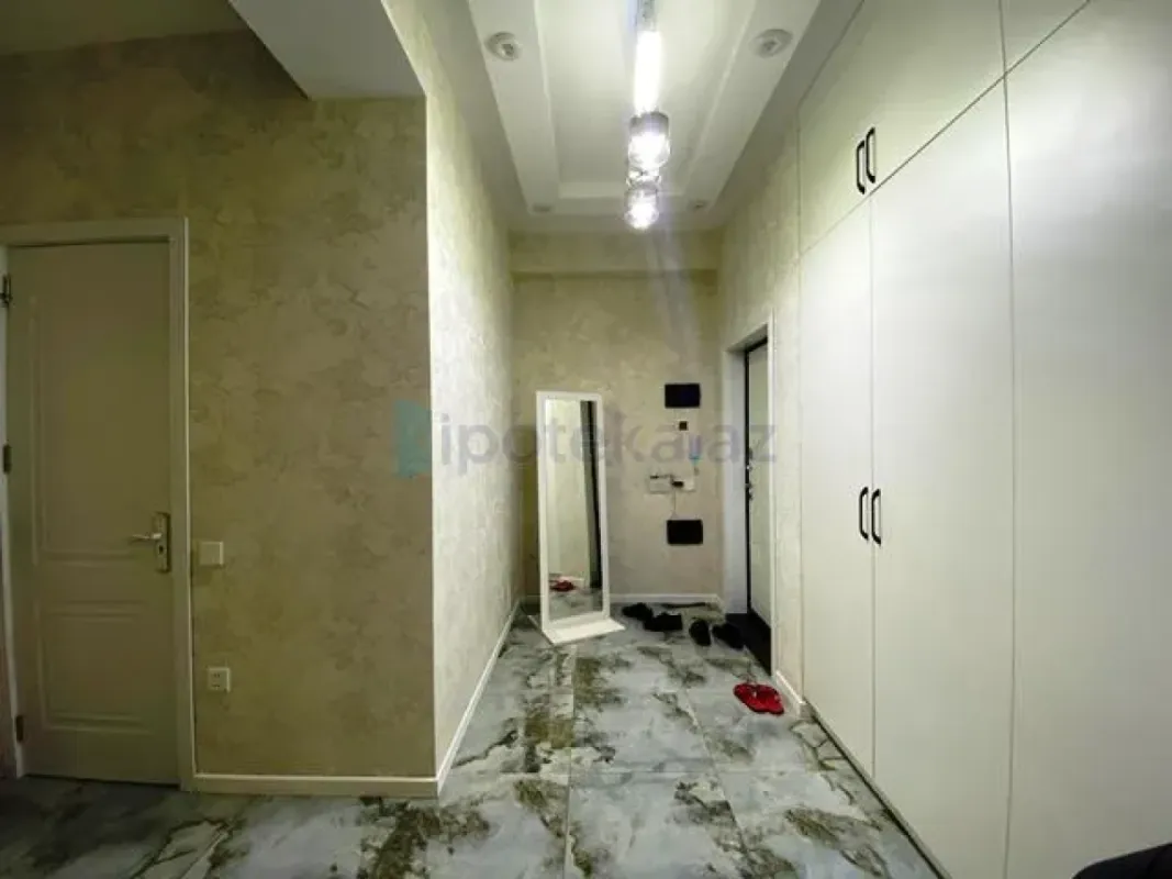 Satılır 2 otaqlı yeni tikili 75 m²