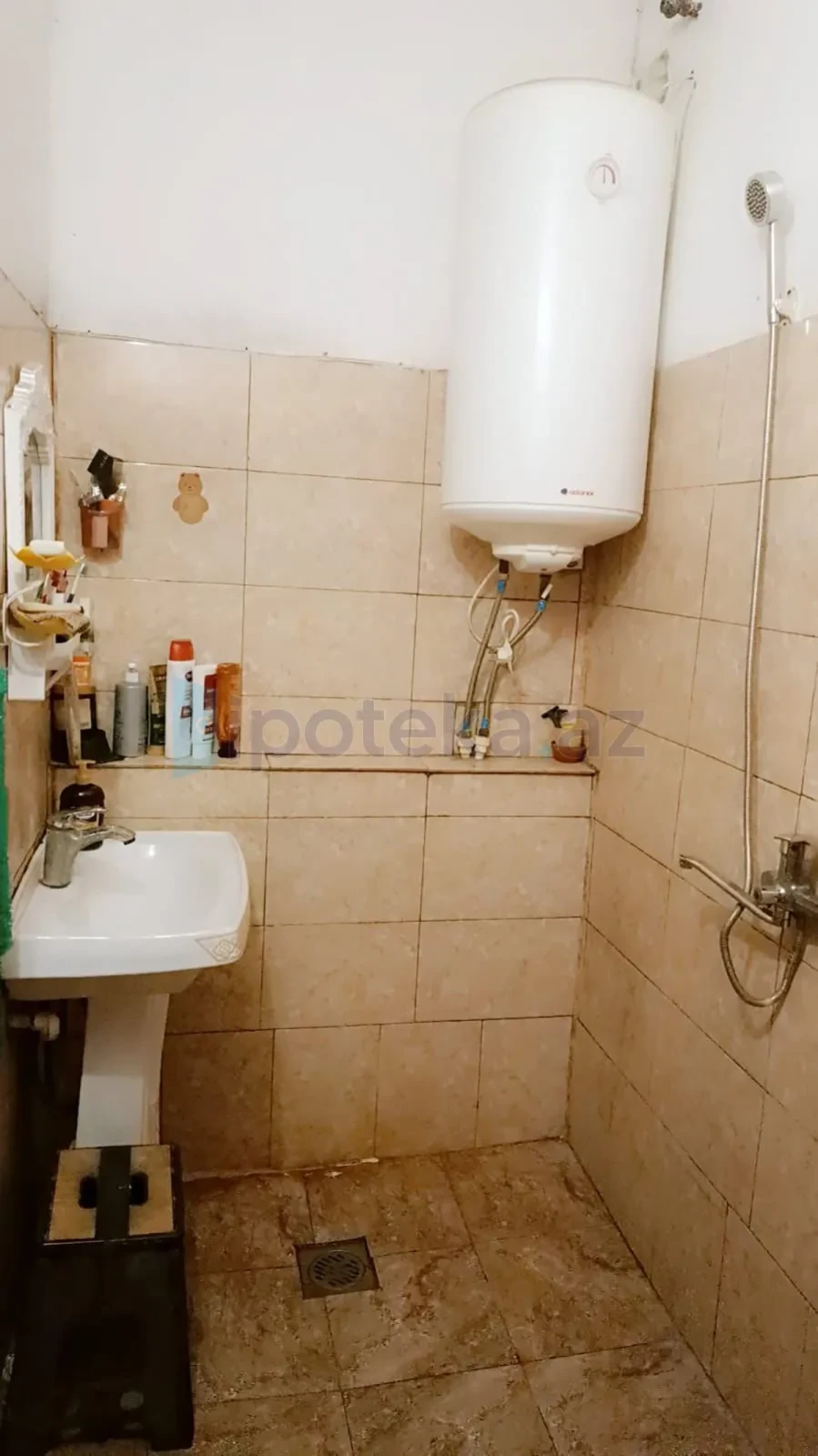 Satılır 2 otaqlı köhnə tikili 65 m²