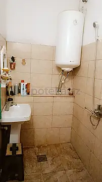 Satılır 2 otaqlı köhnə tikili 65 m²