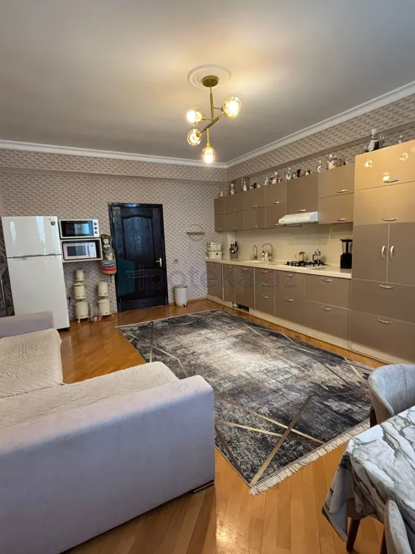 Satılır 3 otaqlı yeni tikili 130 m²