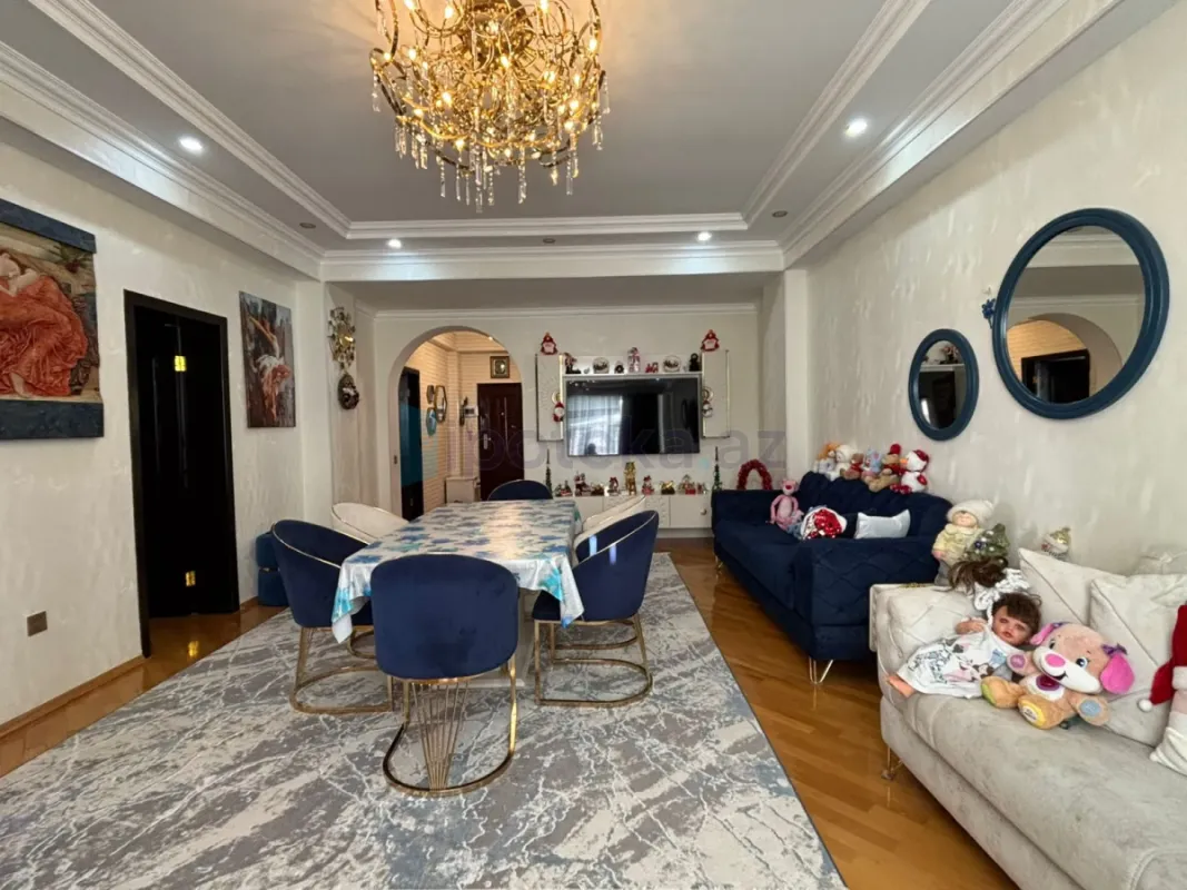 Satılır 3 otaqlı yeni tikili 130 m²