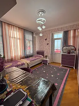Satılır 3 otaqlı yeni tikili 130 m²