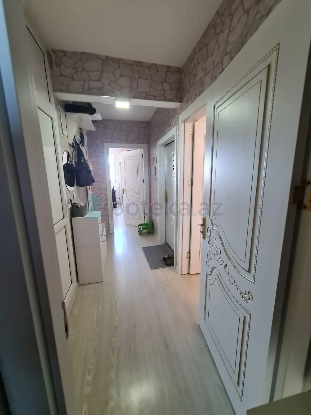 Satılır 2 otaqlı köhnə tikili 65 m²