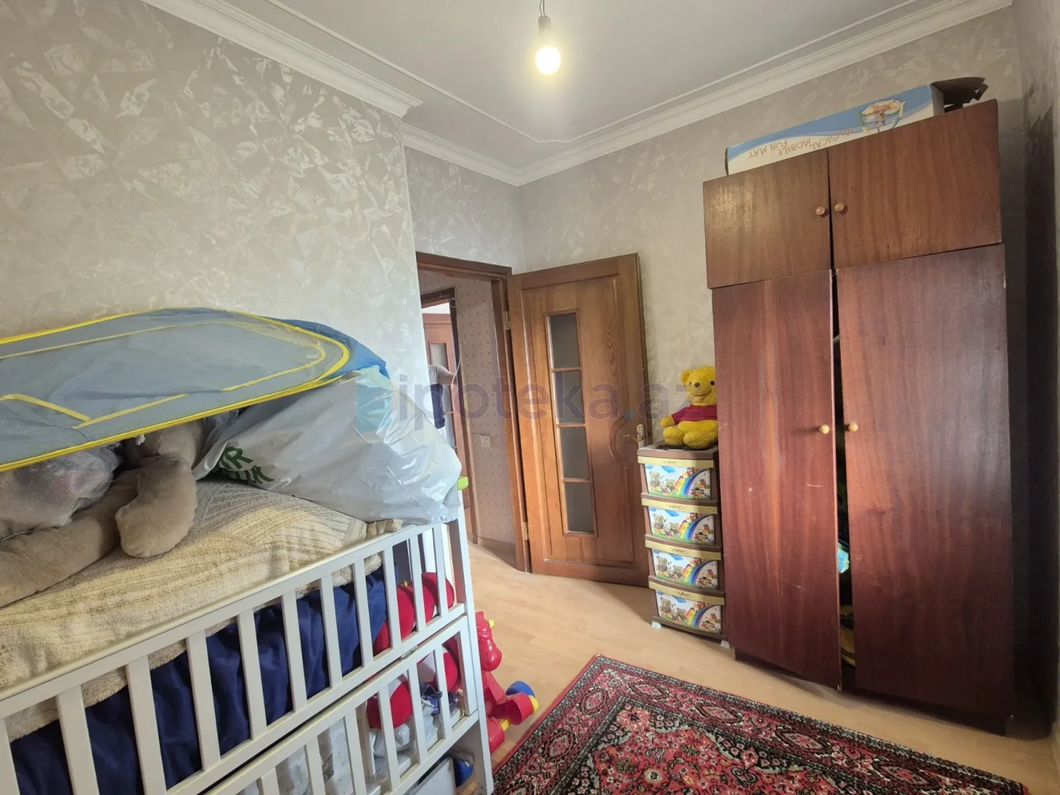 Satılır 2 otaqlı köhnə tikili 65 m²
