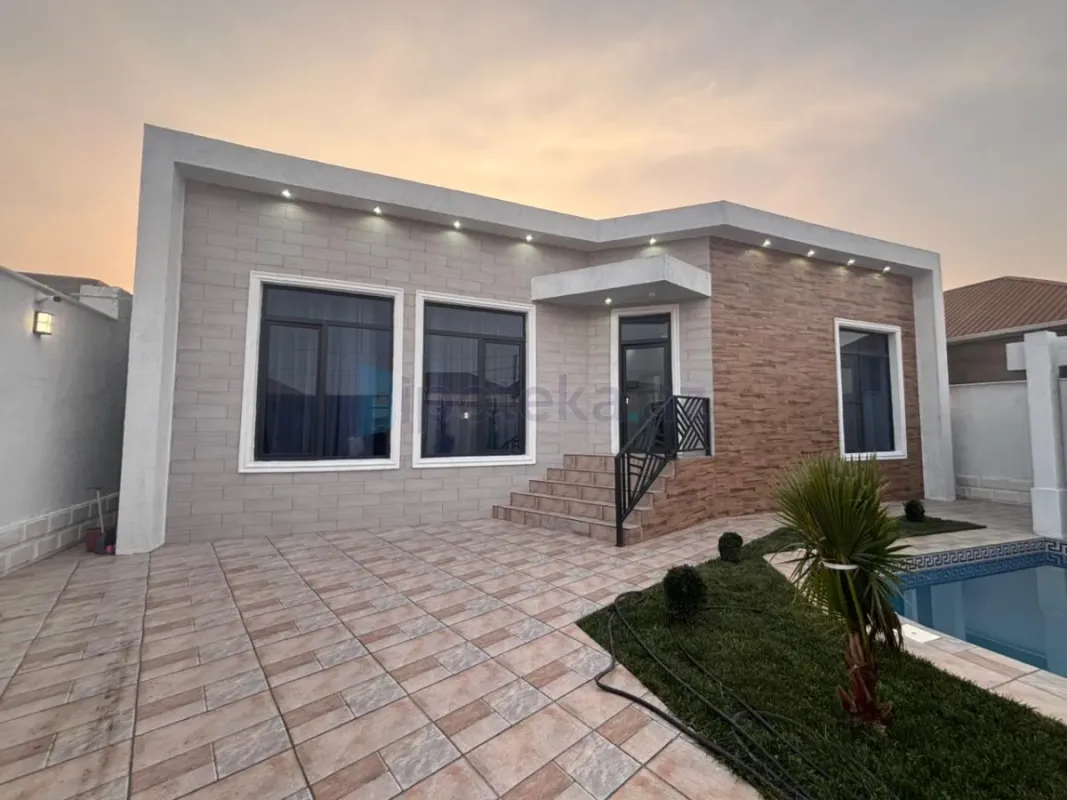 Satılır 3 otaqlı mənzil 130 m²