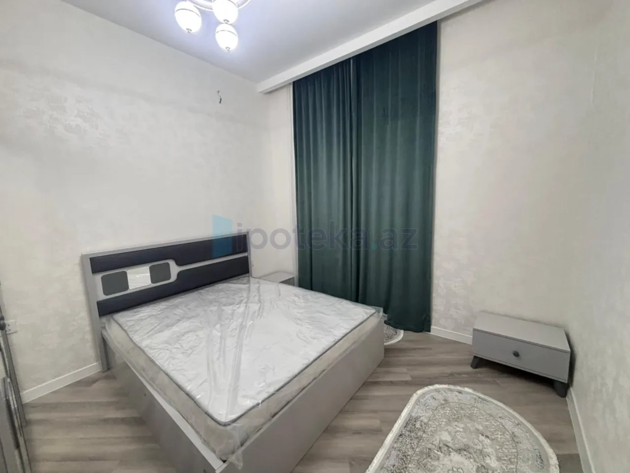 Satılır 3 otaqlı mənzil 130 m²