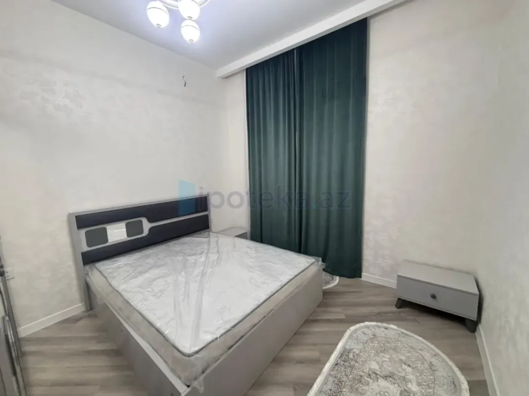 Satılır 3 otaqlı mənzil 130 m²