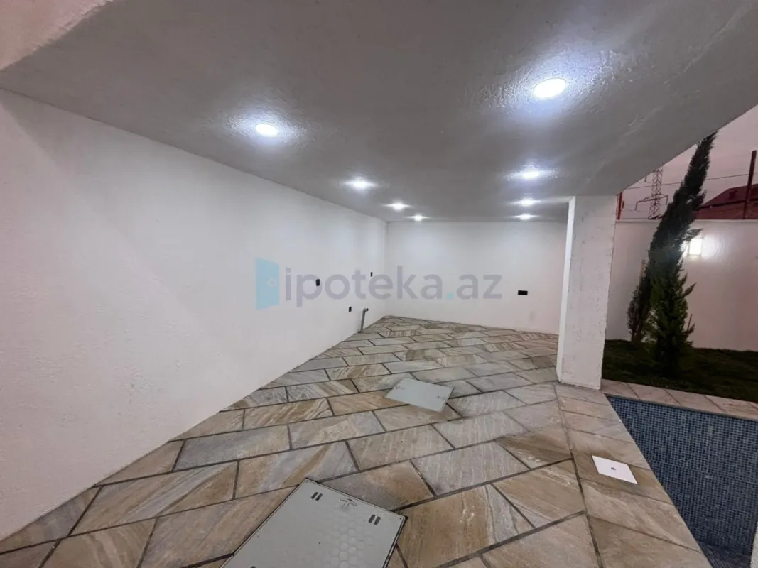Satılır 4 otaqlı mənzil 140 m²