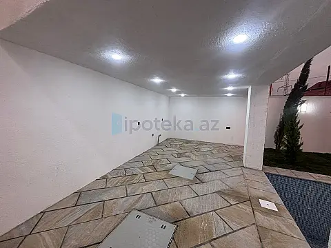 Satılır 4 otaqlı mənzil 140 m²