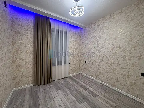 Satılır 4 otaqlı mənzil 130 m²