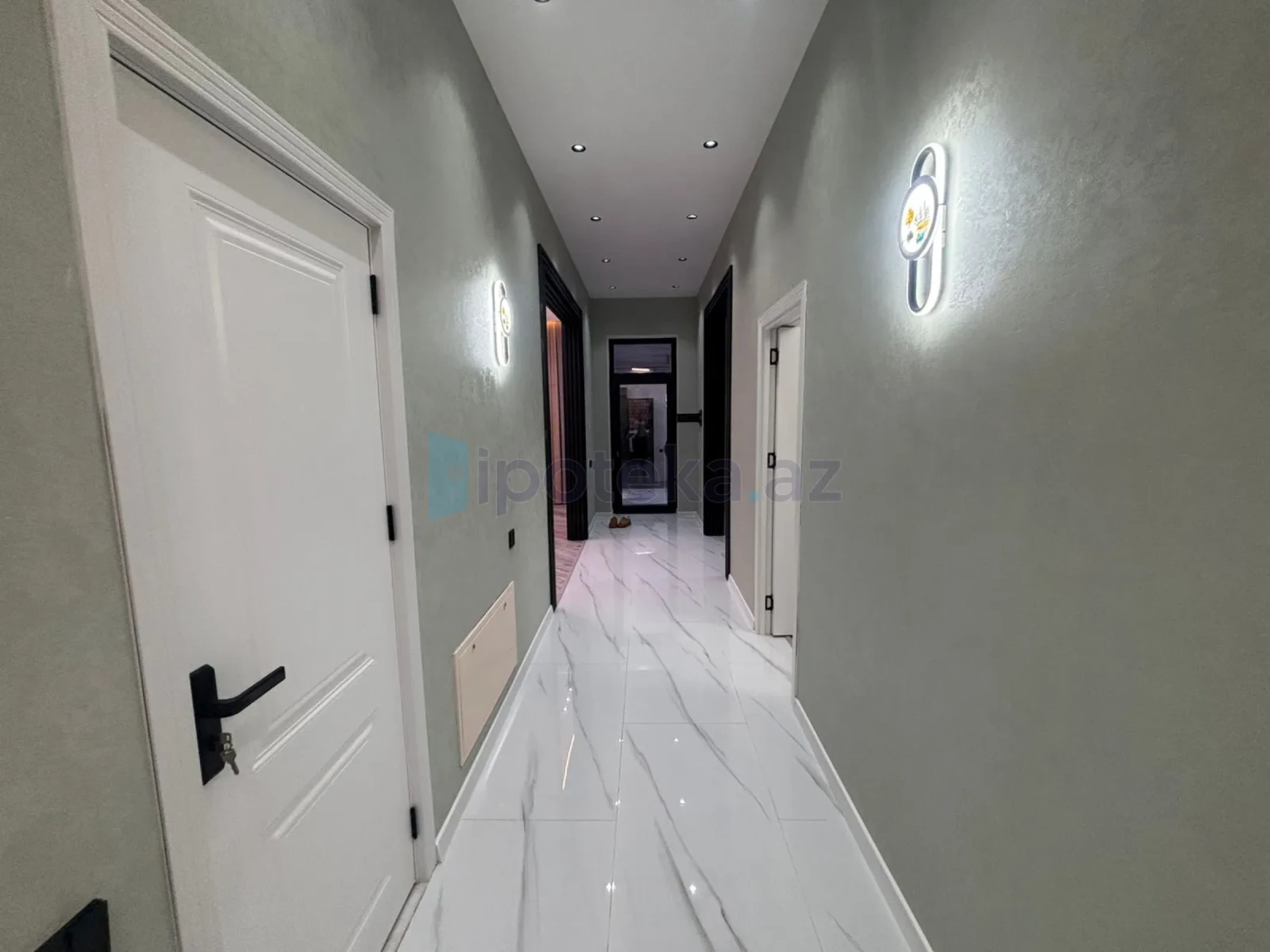Satılır 4 otaqlı mənzil 130 m²