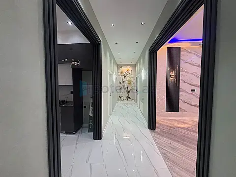 Satılır 4 otaqlı mənzil 130 m²