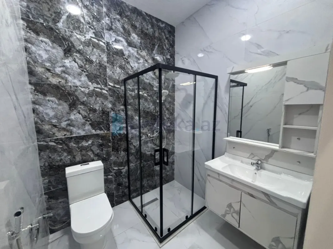 Satılır 4 otaqlı mənzil 130 m²