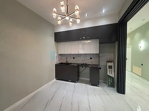 Satılır 4 otaqlı mənzil 130 m²