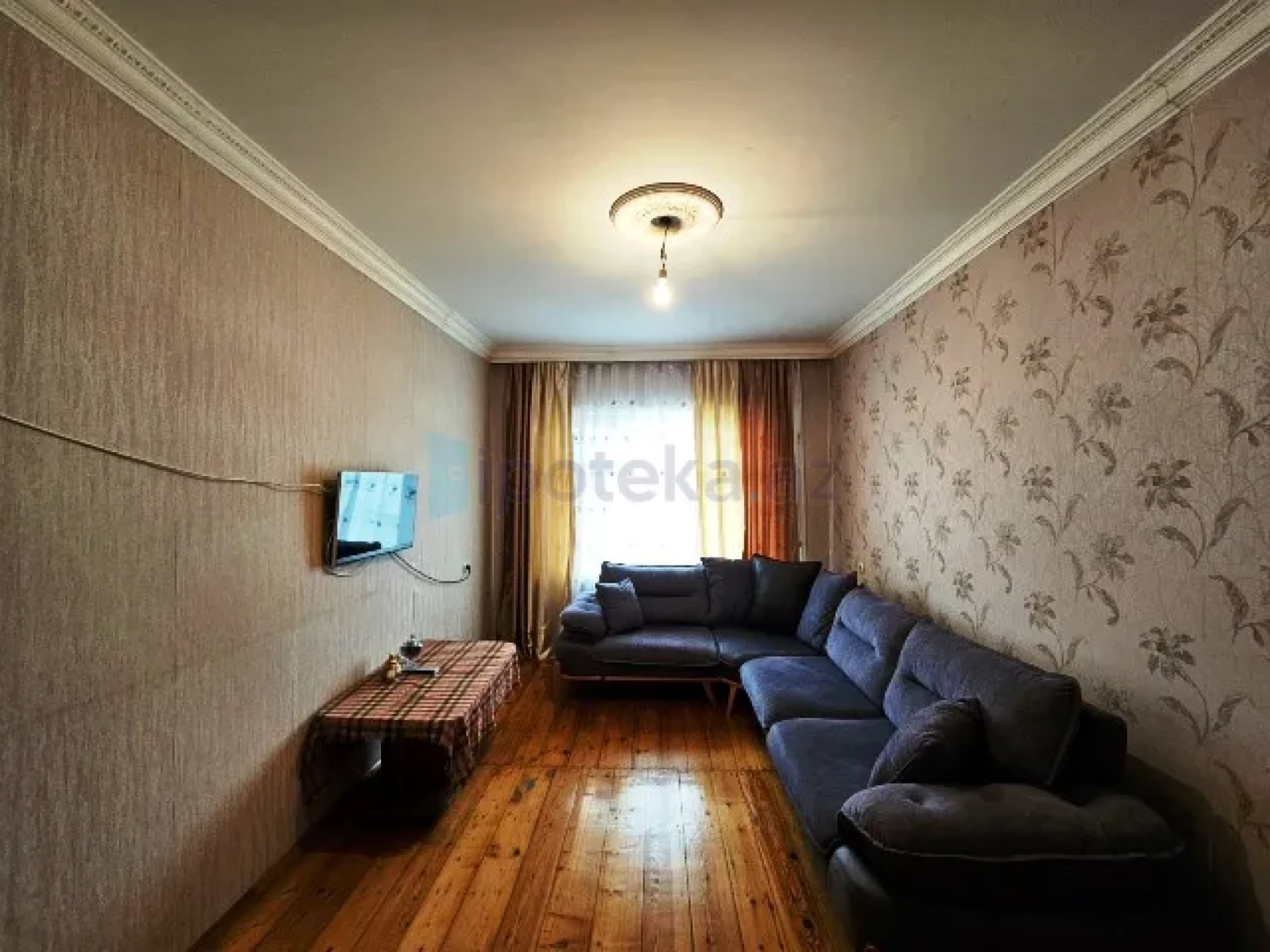 Satılır 4 otaqlı köhnə tikili 110 m²