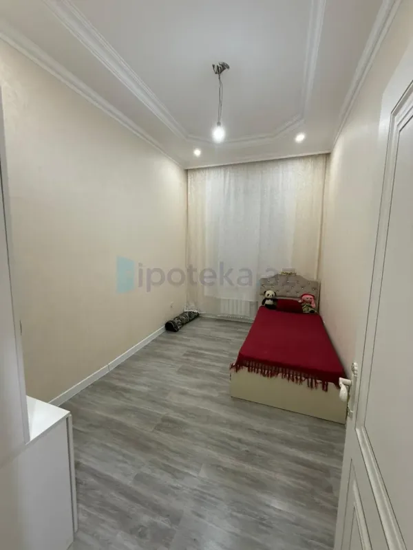 Satılır 5 otaqlı həyət evi 140 m²