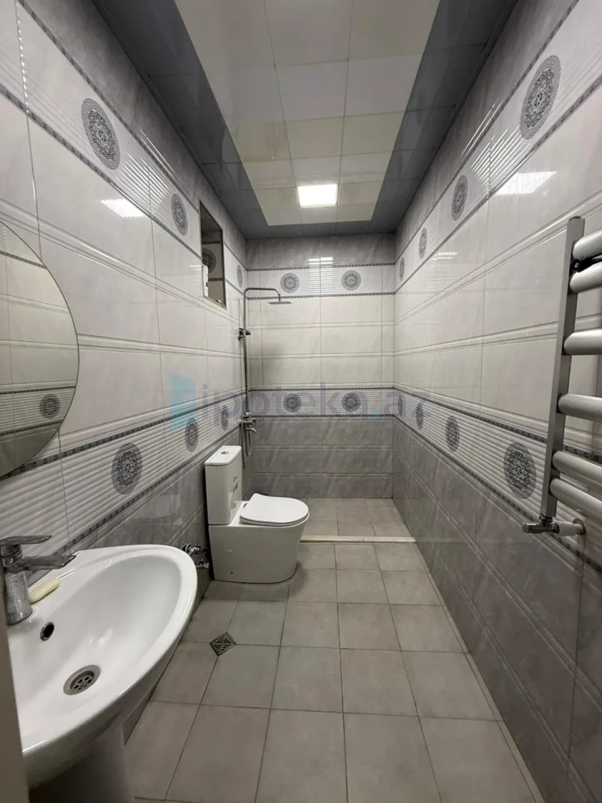 Satılır 5 otaqlı həyət evi 140 m²