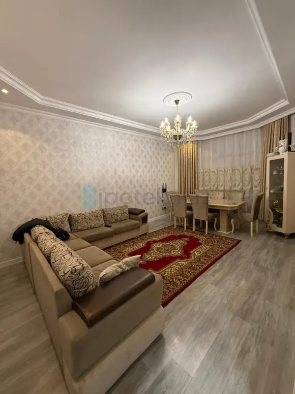 Satılır 5 otaqlı həyət evi 140 m²