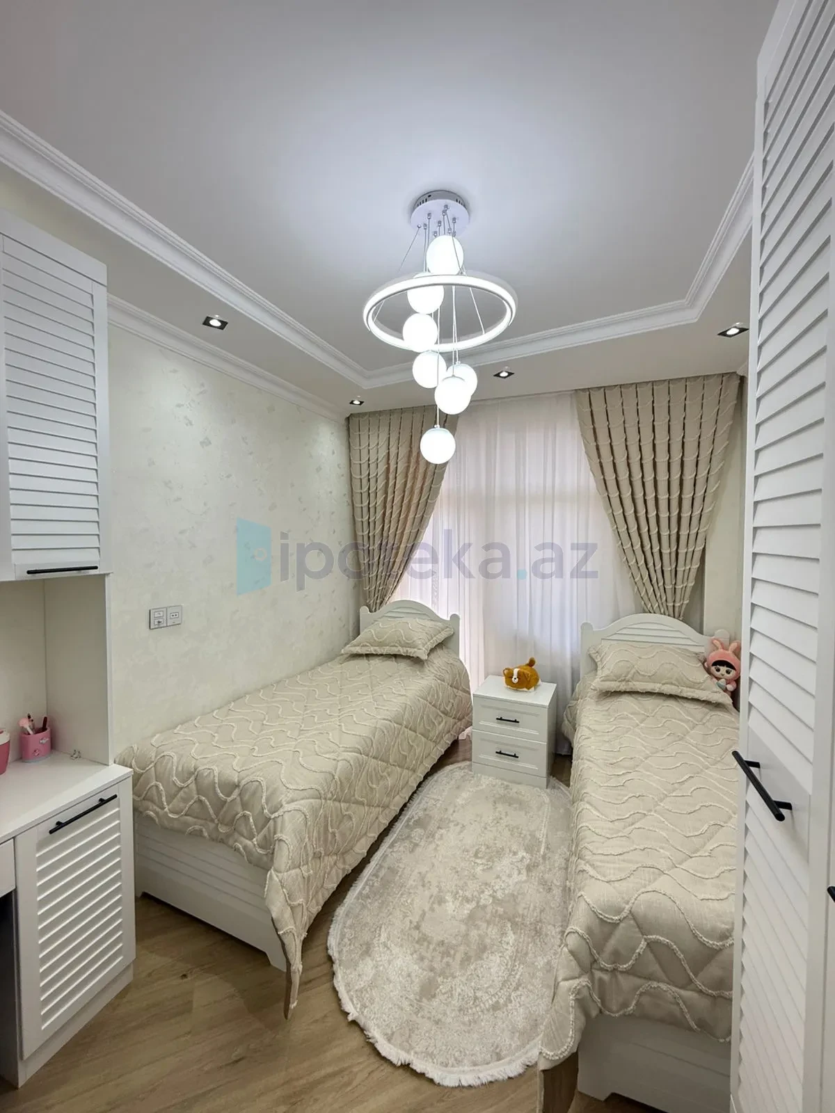 Satılır 3 otaqlı yeni tikili 130 m²