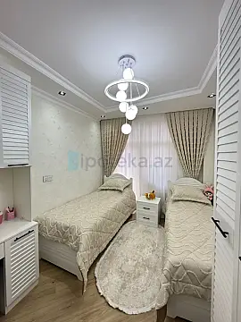 Satılır 3 otaqlı yeni tikili 130 m²