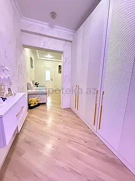 Satılır 3 otaqlı yeni tikili 130 m²