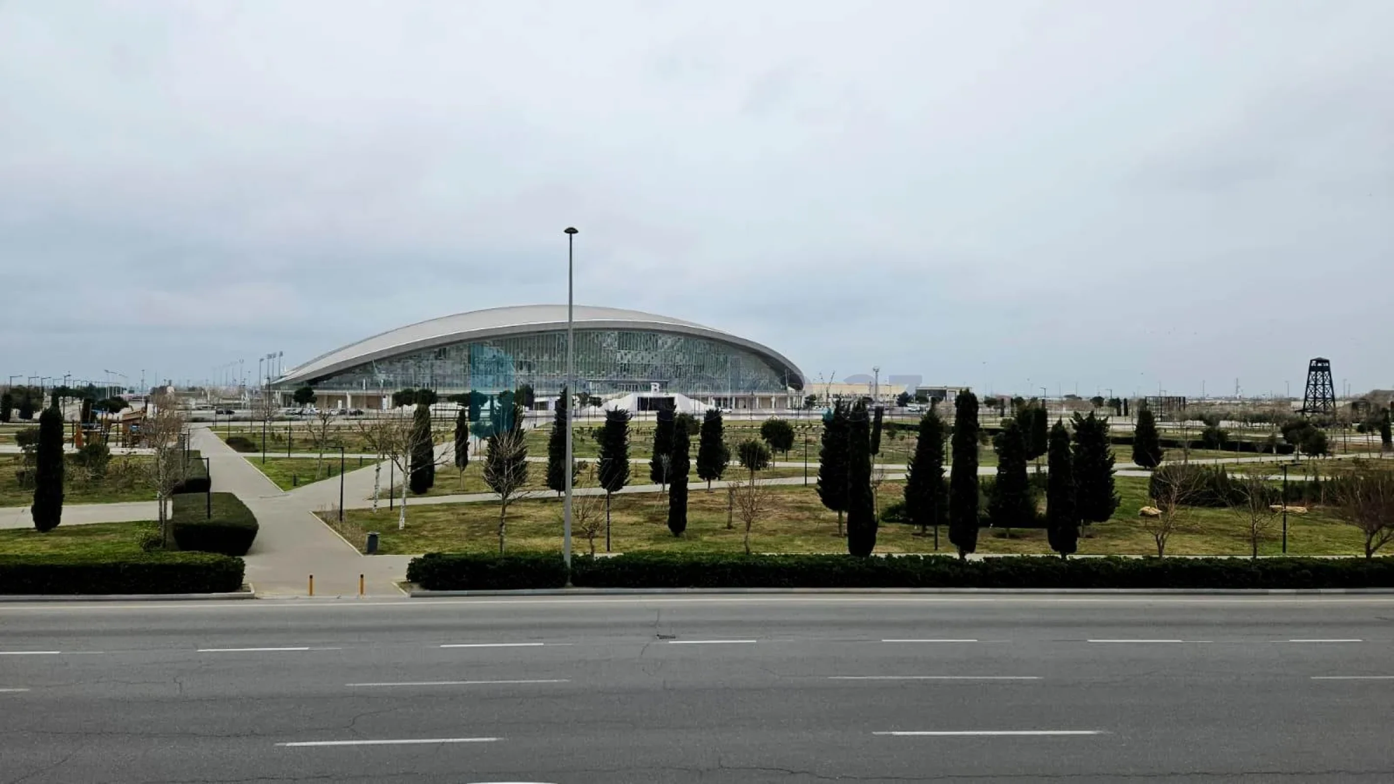 Satılır 3 otaqlı yeni tikili 180 m²