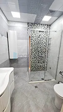 Satılır 3 otaqlı yeni tikili 180 m²