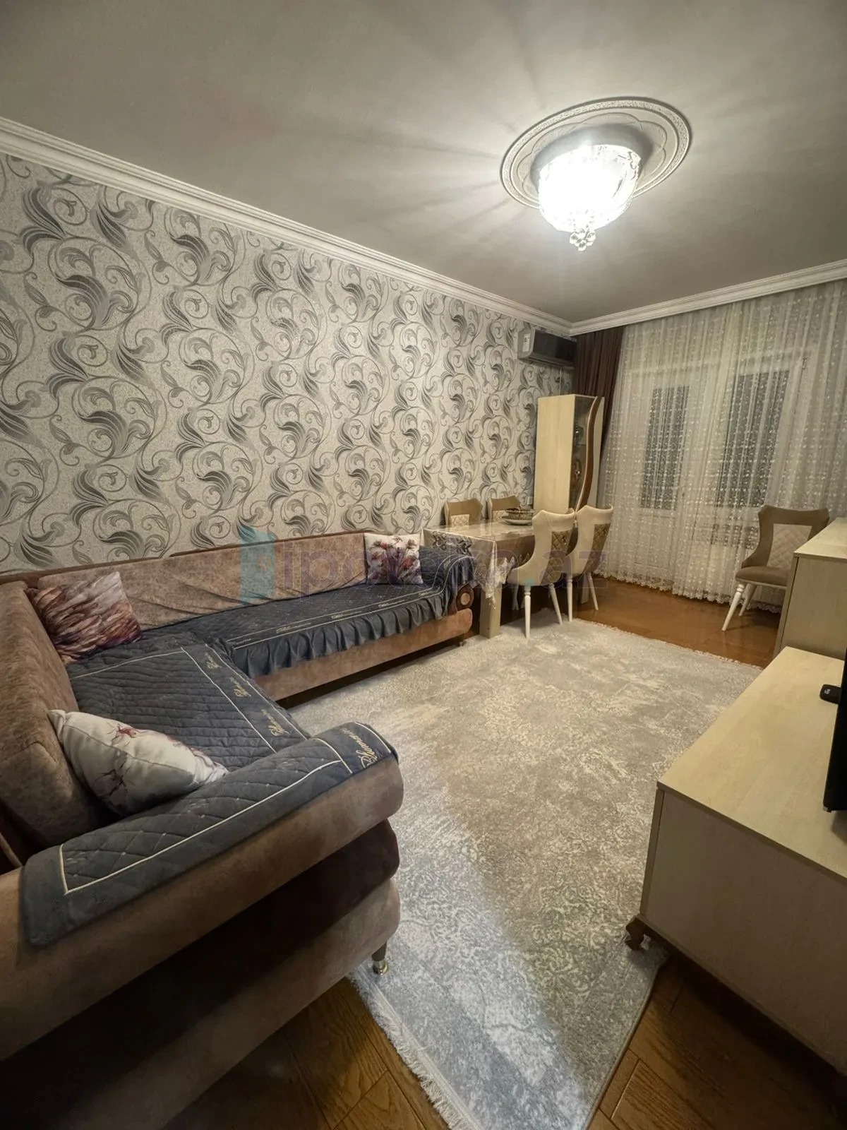 Satılır 4 otaqlı köhnə tikili 110 m²