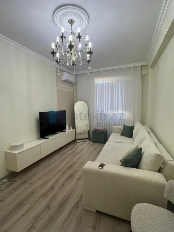 Satılır 1 otaqlı yeni tikili 42 m²