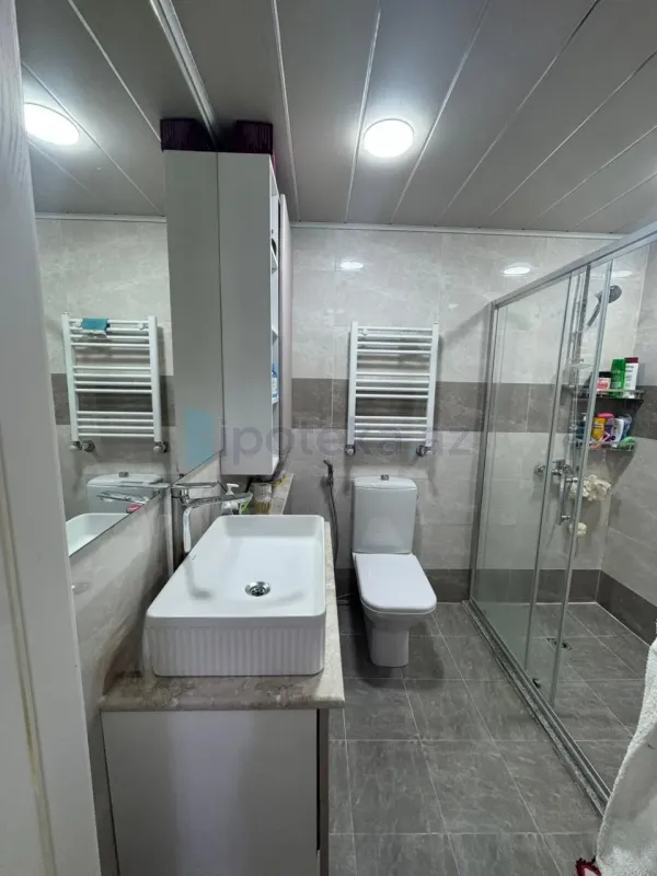 Satılır 1 otaqlı yeni tikili 42 m²