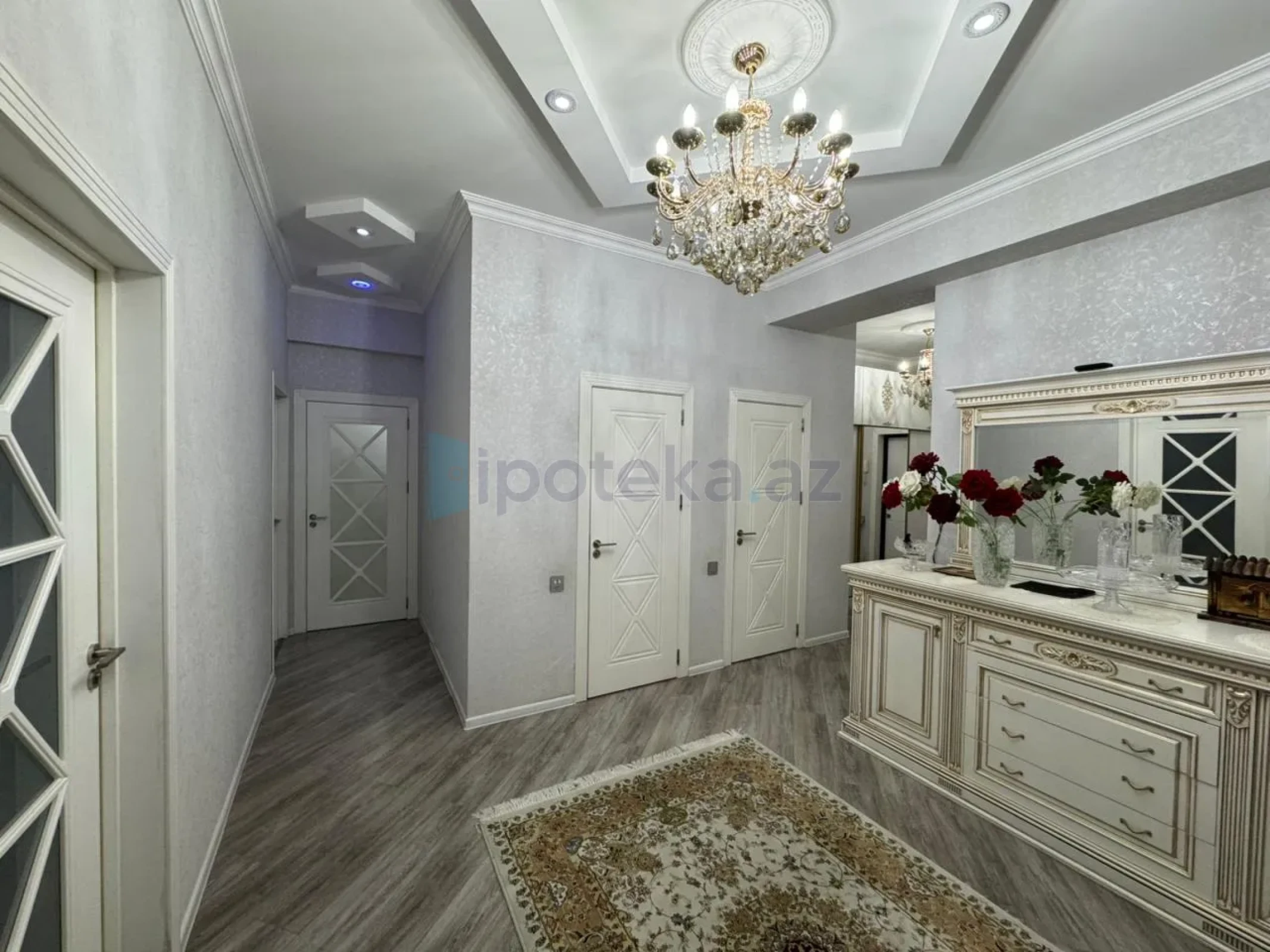 Satılır 4 otaqlı yeni tikili 130 m²