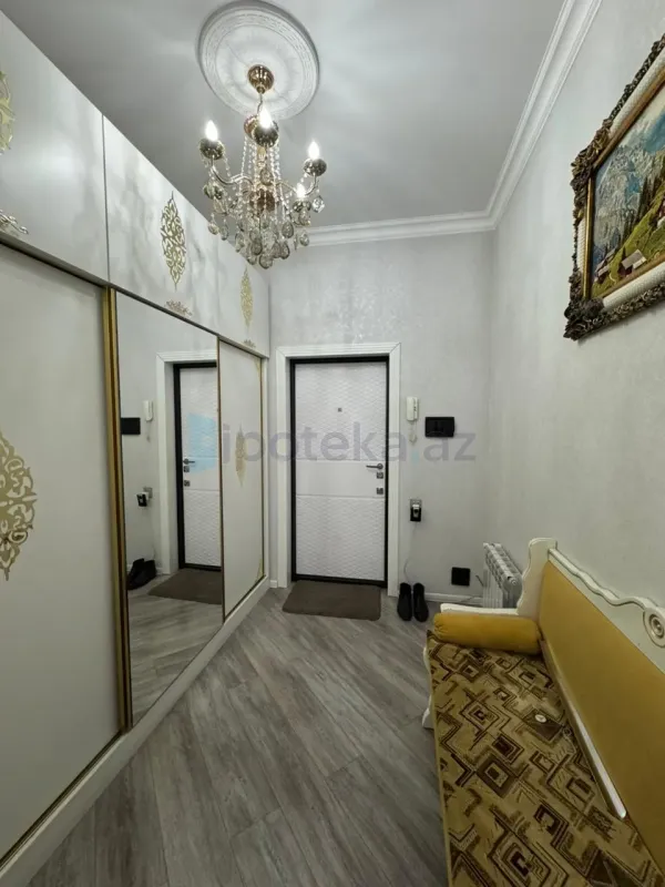 Satılır 4 otaqlı yeni tikili 130 m²