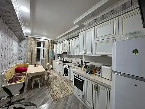 Satılır 4 otaqlı yeni tikili 130 m²