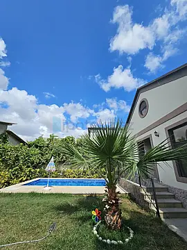 Satılır 3 otaqlı həyət evi 150 m²