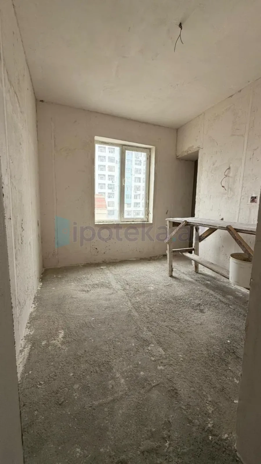 Satılır 4 otaqlı köhnə tikili 110 m²