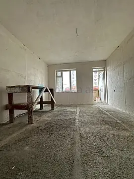 Satılır 4 otaqlı köhnə tikili 110 m²