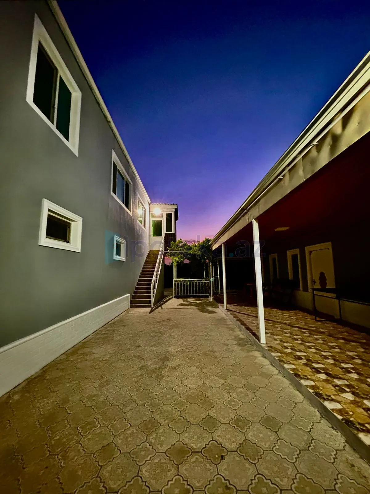 Satılır 4 otaqlı həyət evi 260 m²