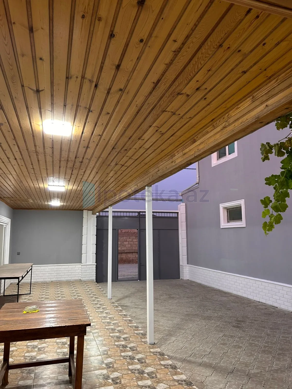 Satılır 4 otaqlı həyət evi 260 m²