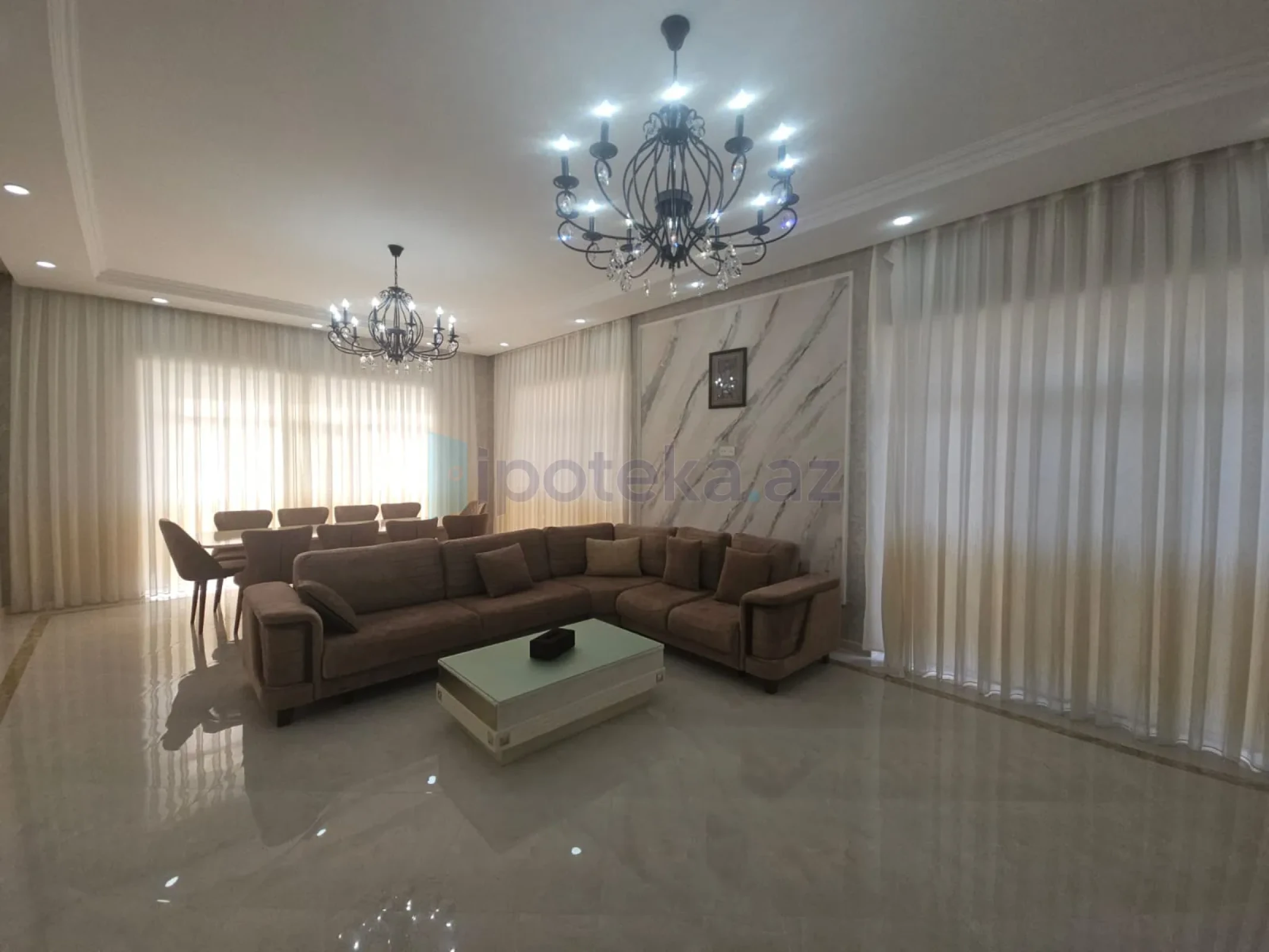 Satılır 5 otaqlı mənzil 250 m²