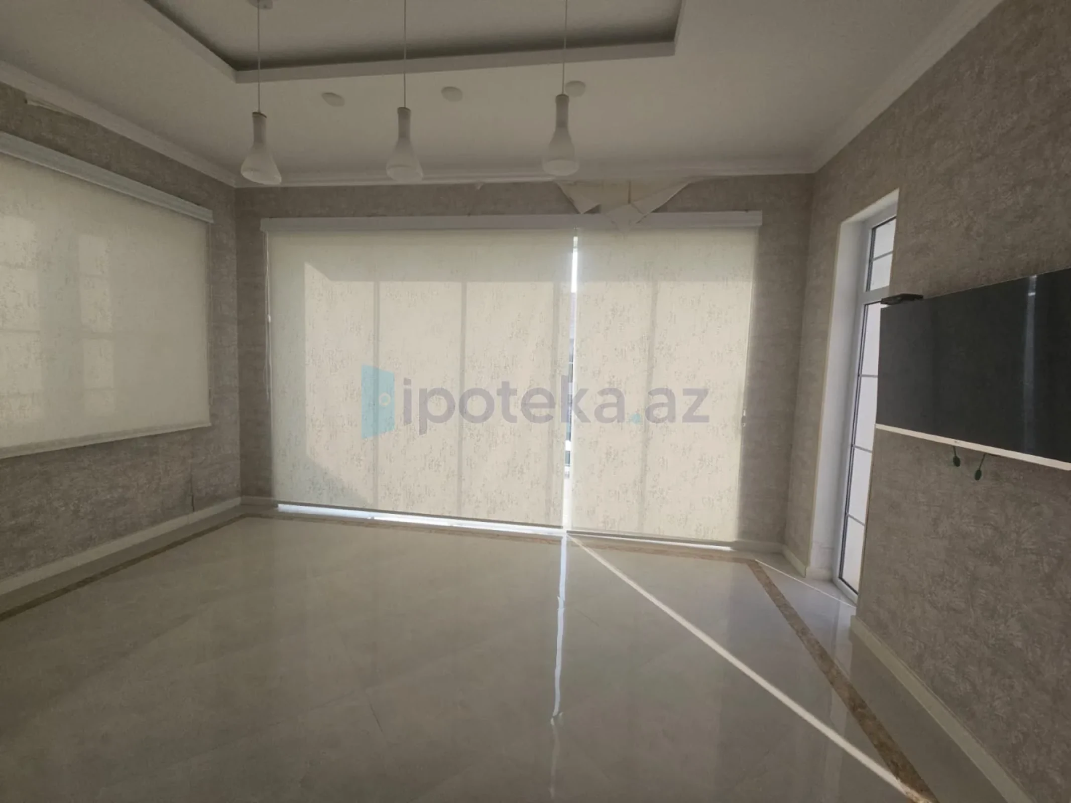 Satılır 5 otaqlı mənzil 250 m²